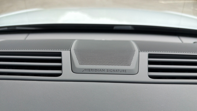 Land Rover Range Rover 4.4 P615 V8 SV 4dr Auto Petrol Estate